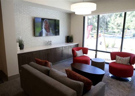 New UNLV dorms are big step toward community on campus | VIDEO | Las Vegas Review-Journal