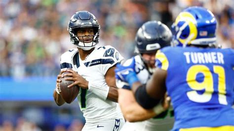 Geno Smith Suffers Injury as Miracle Comeback Falls Short vs. Rams - Heavy.com