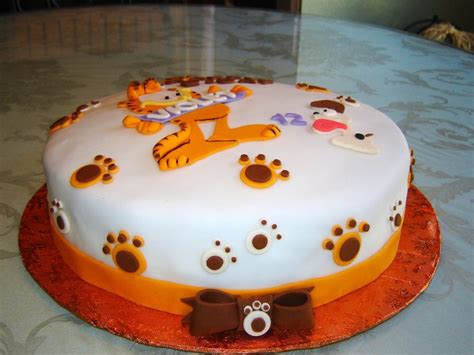 Garfield The Cat Birthday Cake - CakeCentral.com