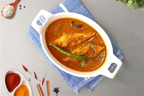 Pomfret Fish Curry Recipe - How to Cook Pomfret Fish Curry - Licious