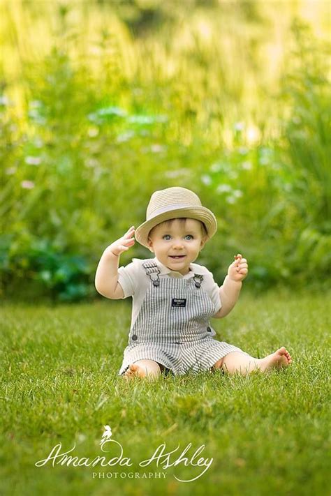 One year outdoor boys photo shoot | Toddler photoshoot, Outdoor baby ...