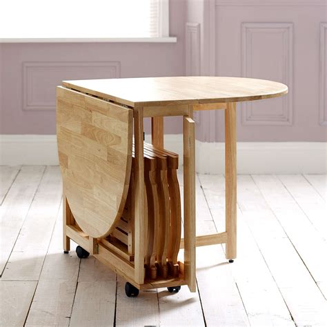 Folding dining table – comfort in small space