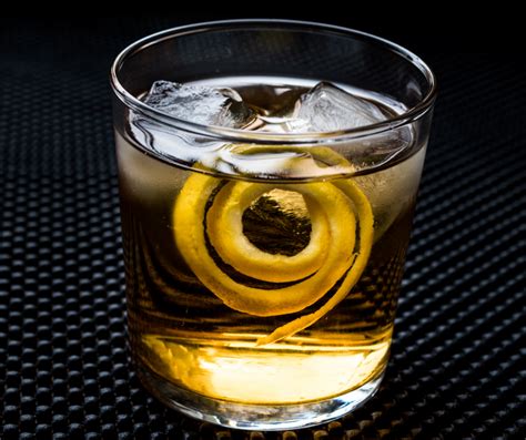 Lemon Highball | Johnnie Walker Highball | Cocktail | Soda Maker – Drinkmate USA