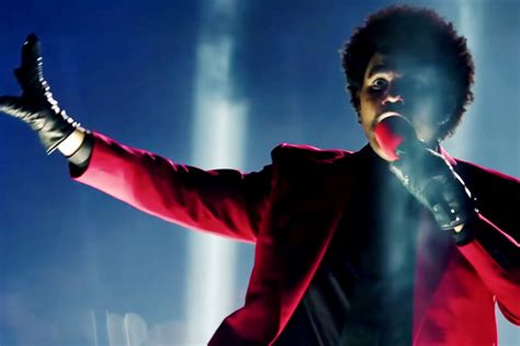 The Weeknd Stuns with "Blinding Lights" VMAs Performance - Soundazed