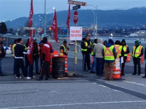 Union truckers join strike at Port Metro Vancouver | libcom.org