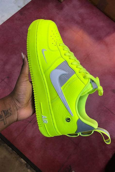 Neon Green Is This Year’s Color And Here’s How To Rock It Like An A-List Celebrity | Neon nike ...