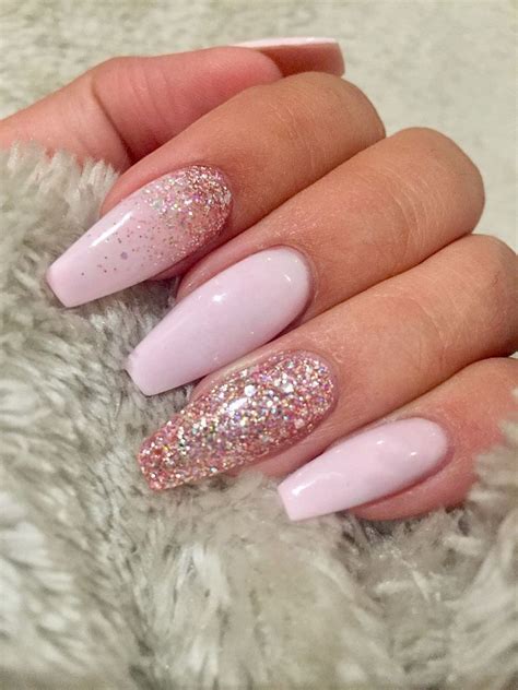 夏にぴったりの101ピンクマニキュアのアイデア | Light pink acrylic nails, Pink acrylic nails, Pretty nail designs acrylics