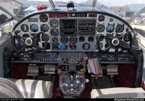 Beechcraft B-18 | Cockpit, Vintage aircraft, Airplane