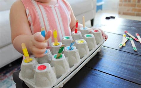 Activities to Help Your Toddler Learn Their Colors! Baby Learning Activities, Daycare Activities ...