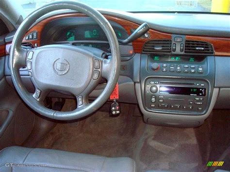 2005 Cadillac DeVille Sedan Shale Dashboard Photo #44698397 | GTCarLot.com