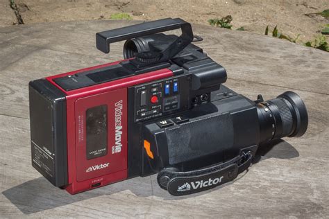 File:JVC Victor GR-C1 camcorder side rear view.jpg - Wikimedia Commons