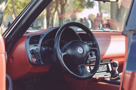 Not quite '90s: 2002 Honda S2000 interior [2048x1362][OC] : r/carporn