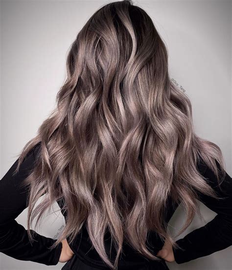 40 Bombshell Silver Hair Color Ideas for 2022 - Hair Adviser