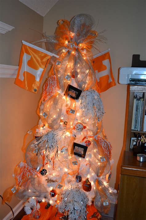 TN Vol tree in the office. | Tennessee christmas, Orange christmas ...