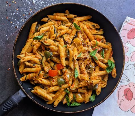 Pink Sauce Pasta Recipe | Red & White Sauce Pasta - VegeCravings