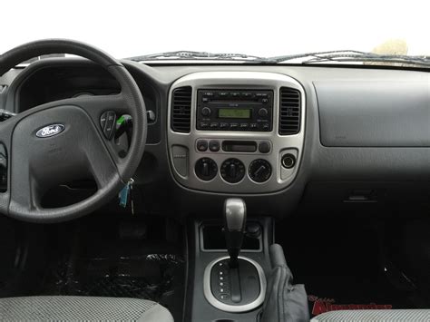 2005 Ford Escape - Interior Pictures - CarGurus