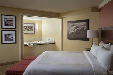 Halifax Marriott Harbourfront Hotel Junior Suite - Whirlpool #beautiful ...