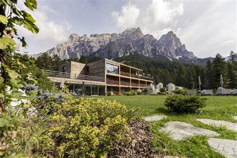 Hotel Gran Paradiso, wyjazd na narty Alta Badia - biuro podróży Allegra