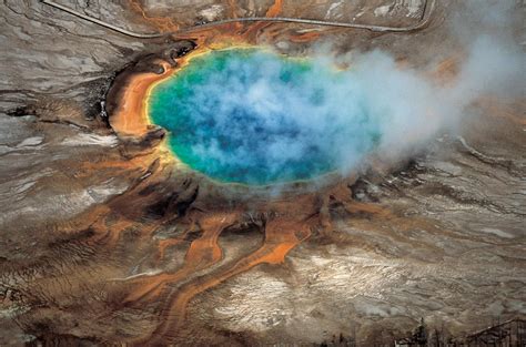 Scientists discover a massive magma pit beneath the Yellowstone ...