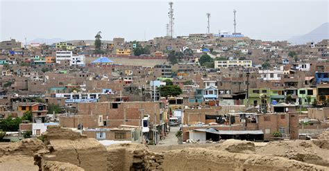File:Living in Outskirts of Lima, Peru (6864703175).jpg - Wikimedia Commons