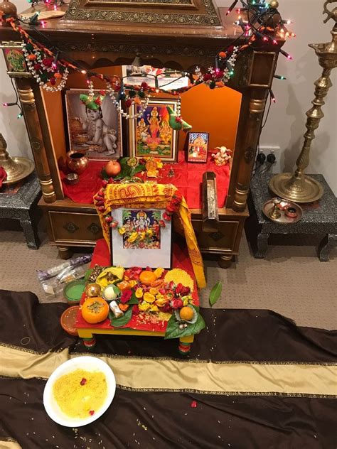 Collections in Hindu domestic shrines — Gods' Collections