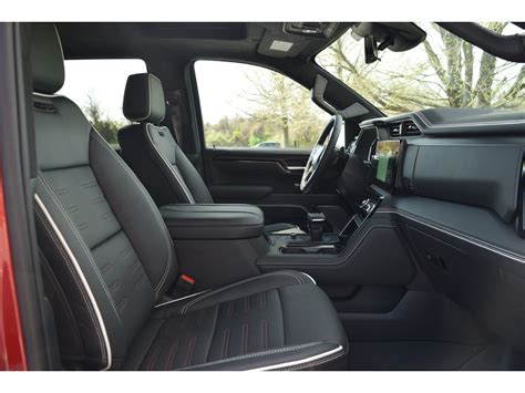 2023 GMC Sierra 1500: 48 Interior Photos | U.S. News