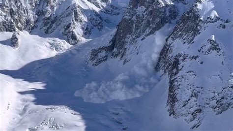 Avalanche captured on video in European mountain range | Fox Weather