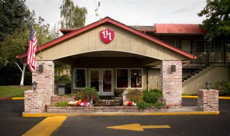 Village Inn - UPDATED 2018 Prices & Hotel Reviews (Springfield, OR ...