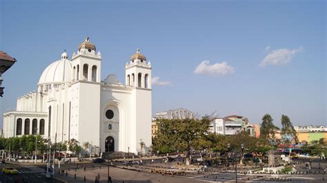 Cathedral Of San Salvador - HooDoo Wallpaper