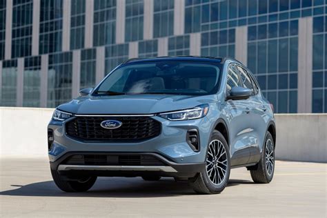 2023 Ford Escape PHEV Updated, Sport-Styled ST-Line Debuts - CNET