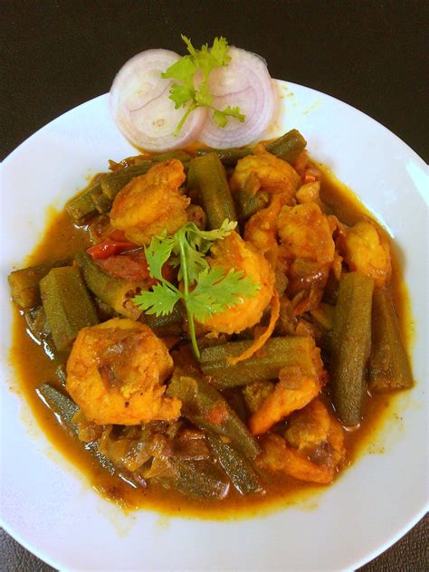 Dherosh Chingri Jhol Recipe (Bengali Style Prawn Curry With Ladies Finger) by Archana's Kitchen