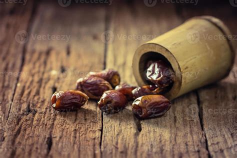 Date Palm Fruit 1357878 Stock Photo at Vecteezy