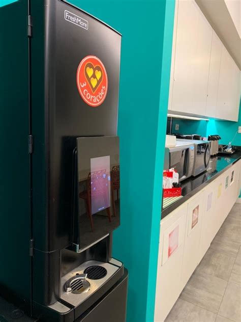 Máquina de Café Expresso Profissional com Moeda - Connect Vending