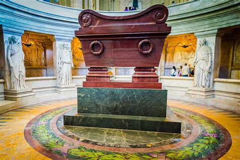 Last Tango in Paris: Napoléon's Tomb - Luxe Beat Magazine