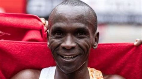 Eliud Kipchoge Biography, Age, Height, Family, Marathon Pace, Best Time ...