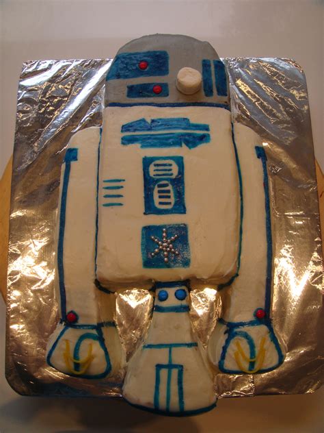 R2D2 Cake | Star wars r2d2, R2d2 cake, Star wars cake