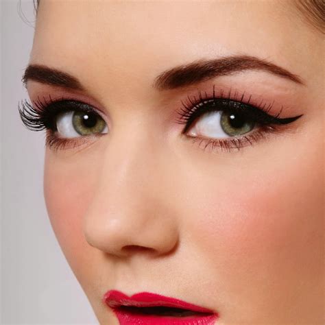 New Cat Eye Makeup Tip For Women ~ Fashionip