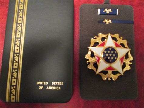 US Presidential Medal of Freedom Award medal with Distinction in case w rb lpin | #1914464156