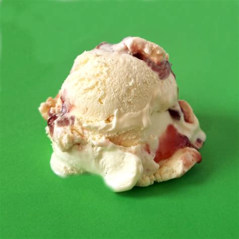 STRAWBERRY CHEESECAKE – Peacock's Ice Cream