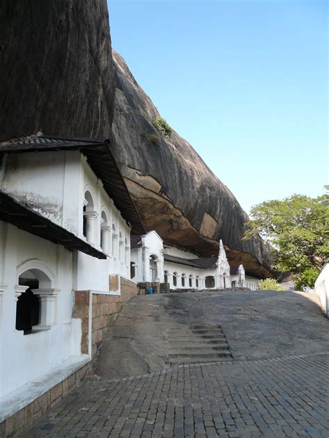 Dambulla Cave Temple Historical Facts and Pictures | The History Hub