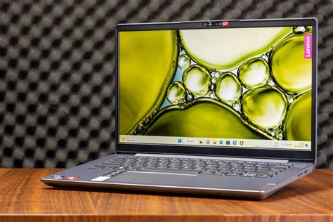 Waarom deze Lenovo de beste laptop van minder dan 500 euro is | Foto ...