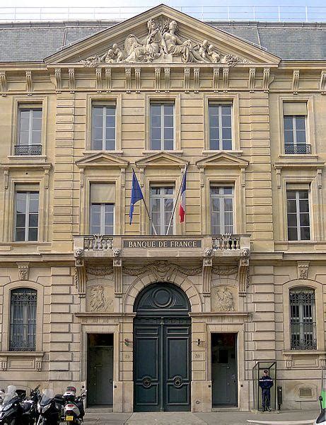 Bank of France - Paris | office building, public telephone