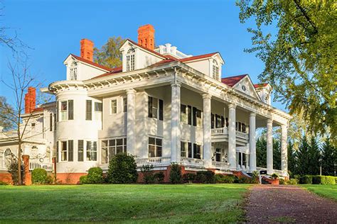 The Plantation House From Gone With the Wind Is up for Auction - InsideHook