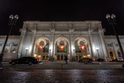 Christmas Wreaths at Union Station in Washington D.C. (Photos)