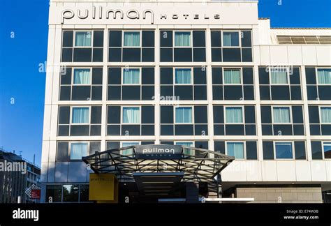 Pullman london hi-res stock photography and images - Alamy