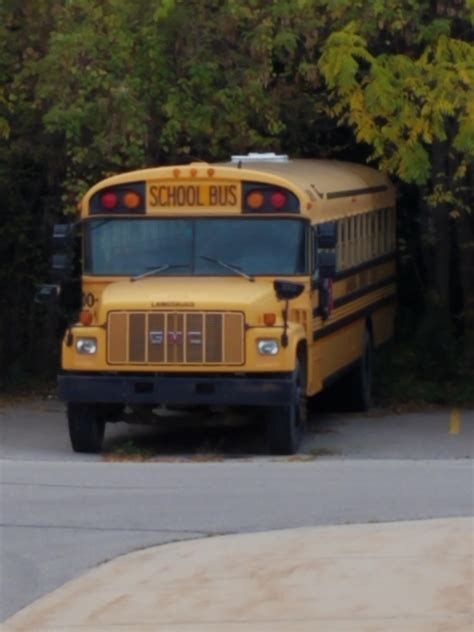 Apparently GMC makes school buses : r/Car_laughs