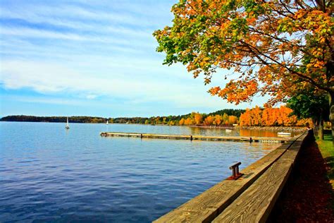 Burlington, VT, Lake Champlain, in the fall | Lake champlain, Favorite ...