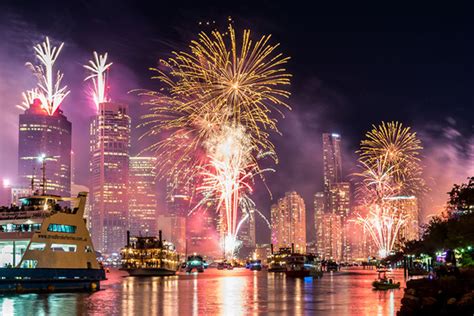 Fireworks to light up Brisbane's skies for New Year's Eve celebrations - 4BC