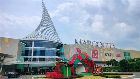 Libur Natal dan Tahun Baru, Margo City Mall Diserbu Masyarakat ...