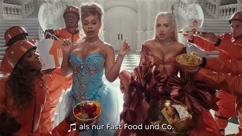 Die schärfste Collab 2023: Just Eat + Christina Aguilera + Latto - YouTube